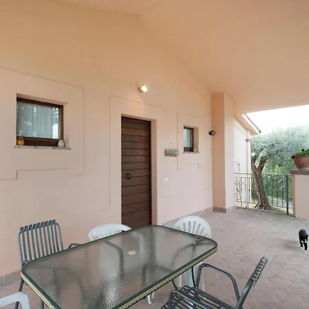 Apartment In Umbria Near Vineyards